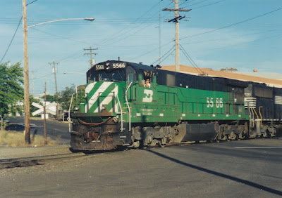 Burlington Northern C30-7 #5566 in Vancouver, Washington, on August 1, 1999