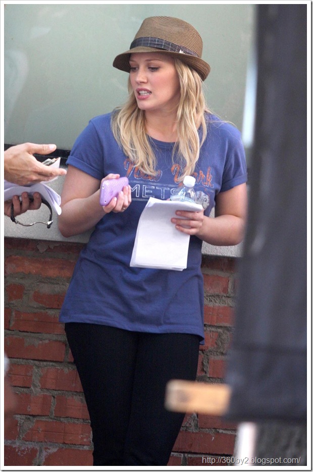 Hilary Duff on sets of Gossip Girl