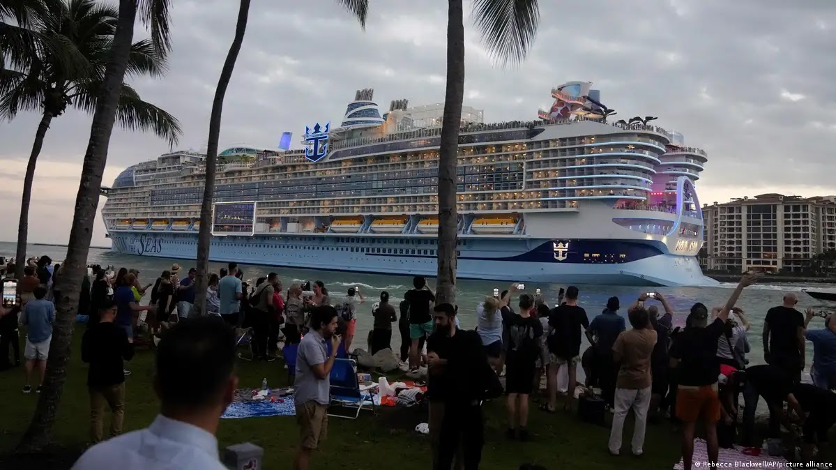 Zarpa desde Estados Unidos el crucero más grande del mundo