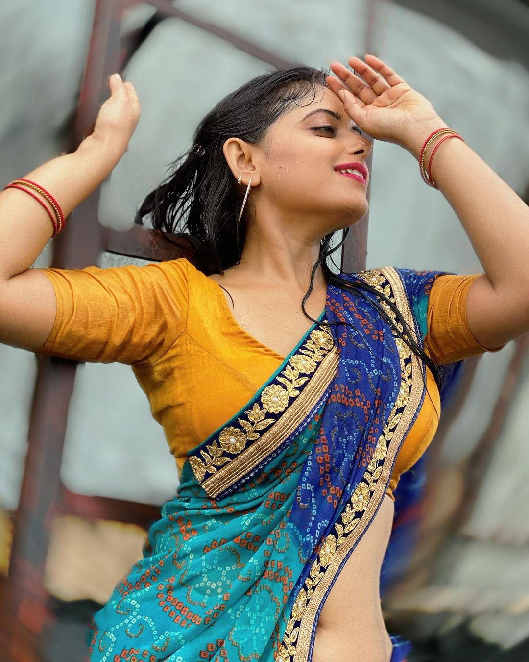 Charmsukh Sapna Paul Looks Hot In Saree