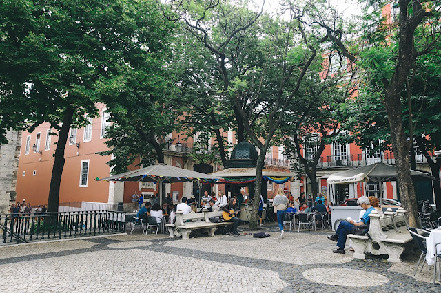 カルモ広場（Praça Largo Do Carmo）