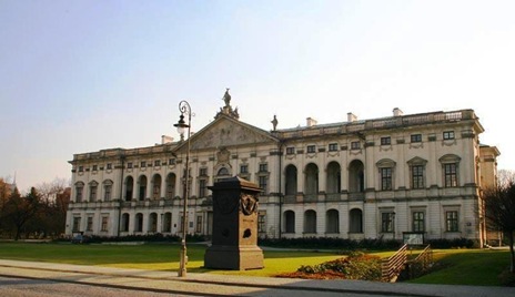 Palacio de los Condes Krasinski, Varsovia, con adornos relacionados a Marcos Valerio Corvino