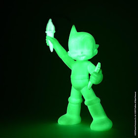 New York Comic Con 2018 Exclusive Astro Boy Statue of Liberty Glow in the Dark Edition Vinyl Figure by ToyQube x FYE