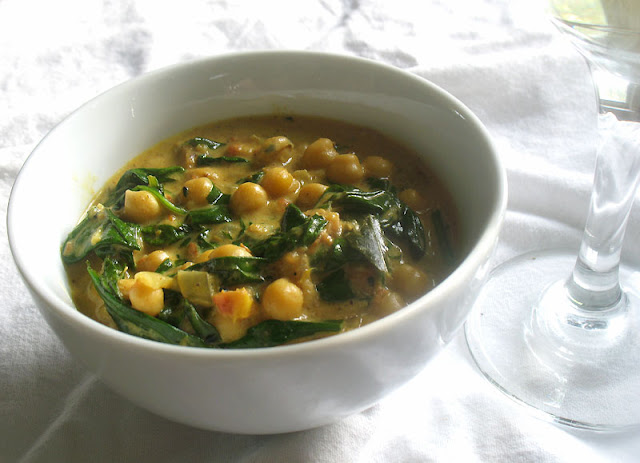 spinach chickpea curry