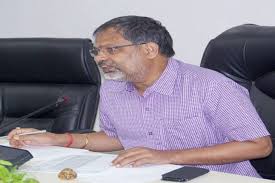 कलेक्टर डॉ.श्रीनिवास शर्मा के लिए इमेज परिणाम