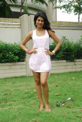 Shradha Das Hot thighs