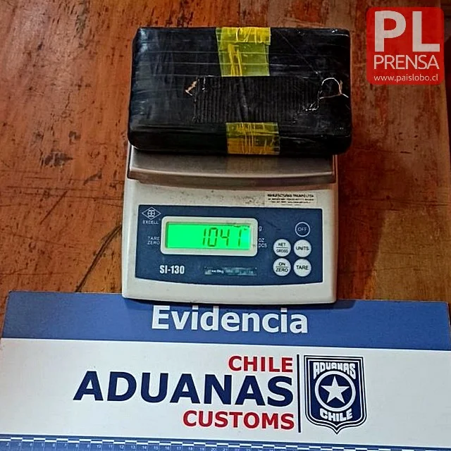 Aduanas y Carabineros detectan más de un kilo de cocaína que ocultaba pasajero de barcaza