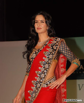 katrina kaif looking gorgeous in red sexy Saree photos