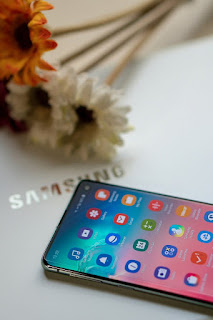 Samsung Galaxy Z Fold 2