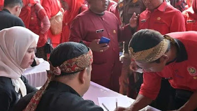 Serahkan 1.390 SK PPPK, Bupati Cianjur: Pemberian SK Tersebut Merupakan ASN Yang Lolos Tahun 2022