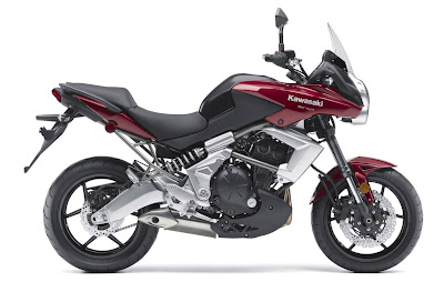 2011-Kawasaki-Versys-red-rubby