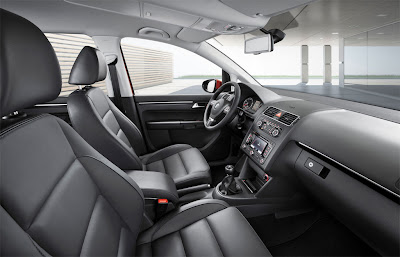 2011 Volkswagen Touran Front Seats