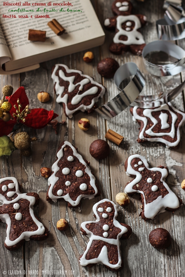 Biscotti alla crema di nocciole, confettura di frutti di bosco, frutta secca e cannella (senza uova)