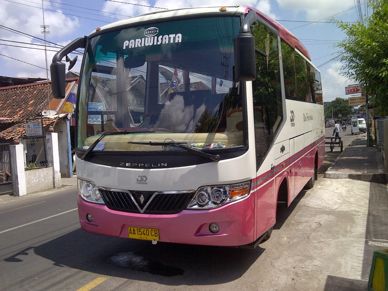 perusahaan sewa bus pariwisata jogja