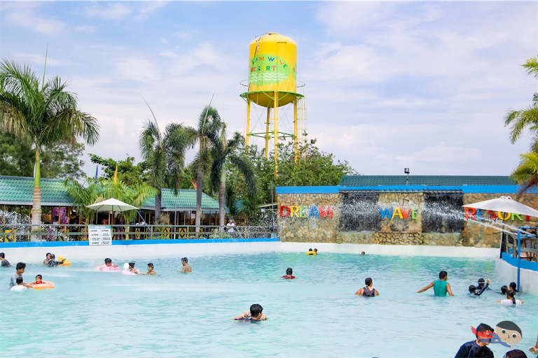 Wave pool in Dream Wave Resort, Bocaue, Bulacan