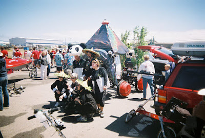 Kinetic Sculpture Race Photographs - Bicycle Powered Art Vehicles gvan42 Eureka, Arcata, Ferndale California