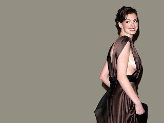 Free non watermarked wallpapers of Anne Hathaway at Fullwalls.blogspot.com