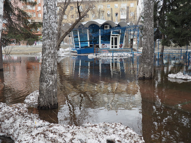 Новосибирск, Нарымский сквер - весна