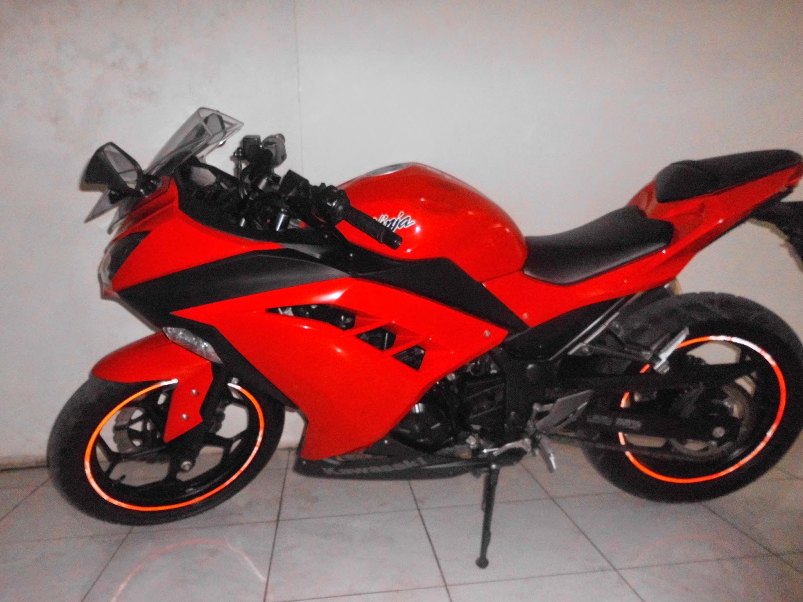 LeMuel Produksi Decal Vinyl Striping Motor Fullbody Kawasaki Ninja