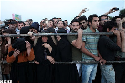 Watching a public hanging in Iran