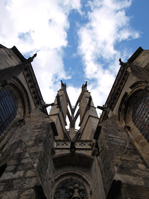 jiemve, cathédrale, piliers, nuages