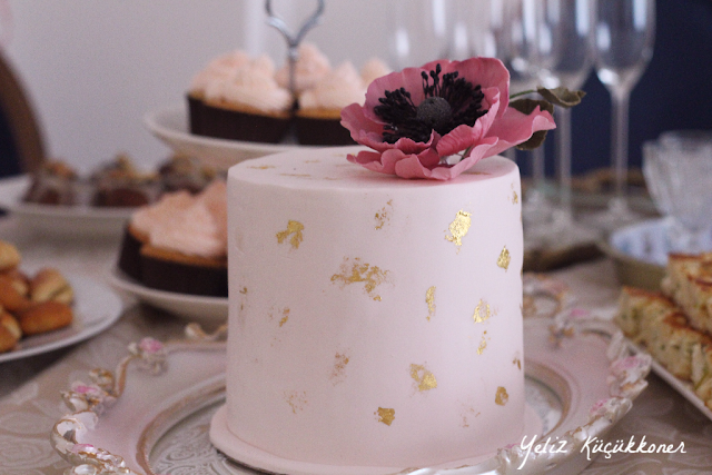 engagement cake anemone cake fondant anemone