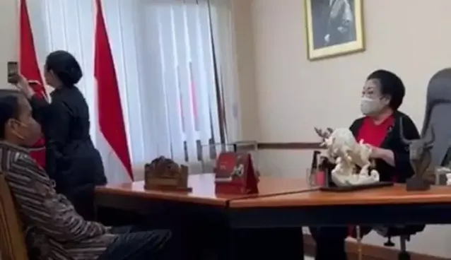 Viral Video Tampak Presiden Jokowi Seolah-olah Sedang Disidang oleh Megawati