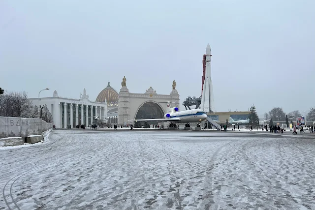 ВДНХ, площадь Промышленности