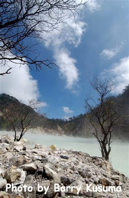 Foto Kawah Putih Di Gunung Patuha, Bandung [ www.BlogApaAja.com ]