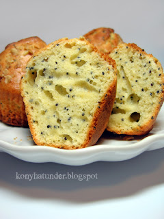 lime-poppy-seed-muffin-cut