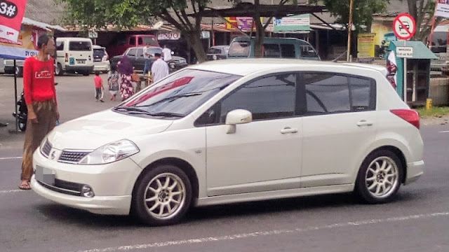 Nissan Latio hatchback Indonesia