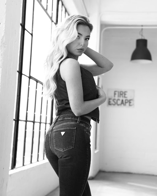 Emma Kotos – Sexy Model Instagram Photoshoot
