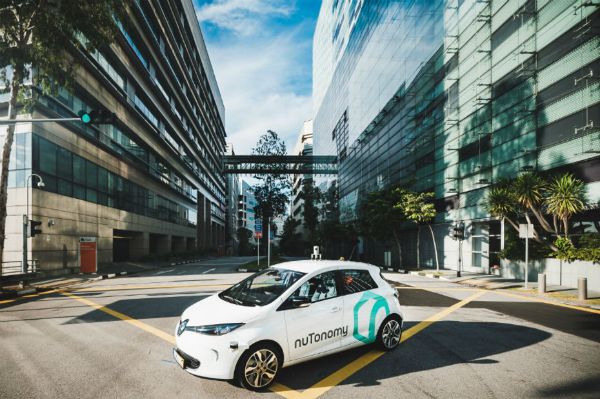 Video: Launch of the first self-driving taxis