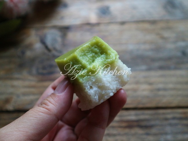 Kuih Seri Muka Istimewa Azie Kitchen - Azie Kitchen