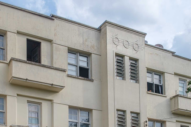 Edifíco Santo Antônio, na Rua Itupava - detalhe ornamentos na fachada