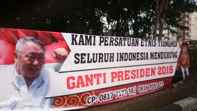 Contoh Spanduk Ganti Presiden