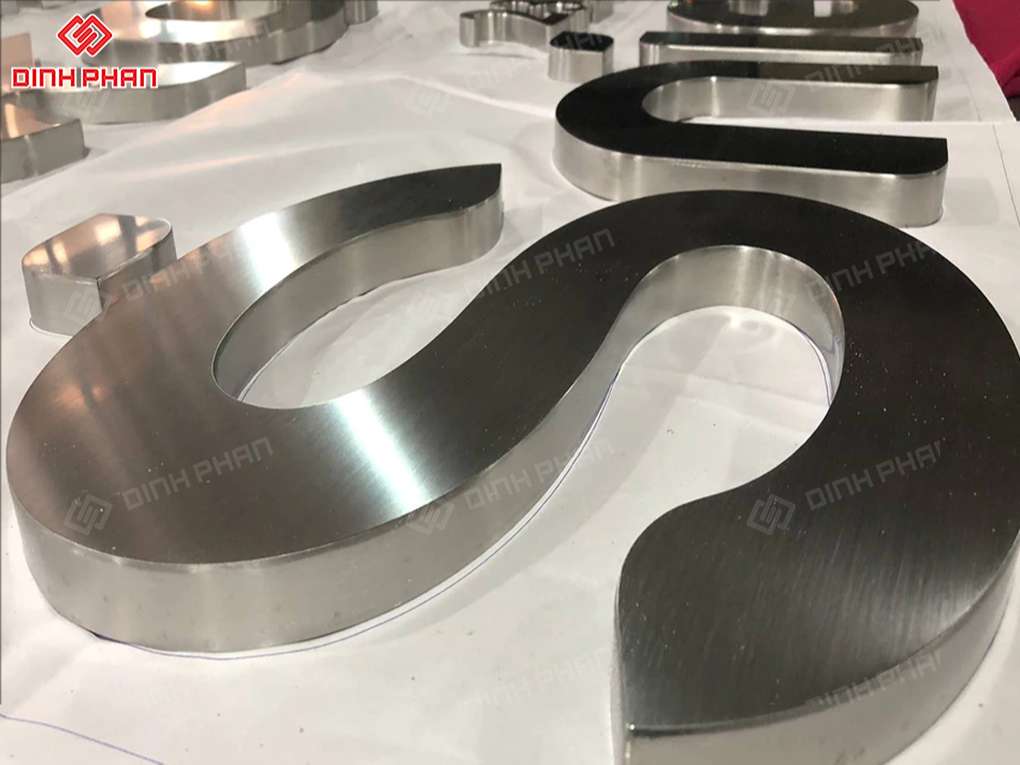 Chu inox trang xuoc dinhphanadv