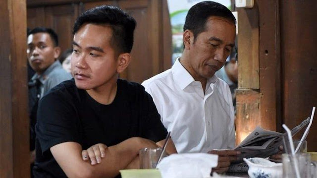 Foto Gibran dan Jokowi