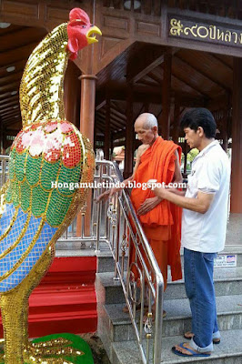 Bentuk thai amulet coin, rian, medalion, kalung buddha, liontin buddhis, artikel buddhis