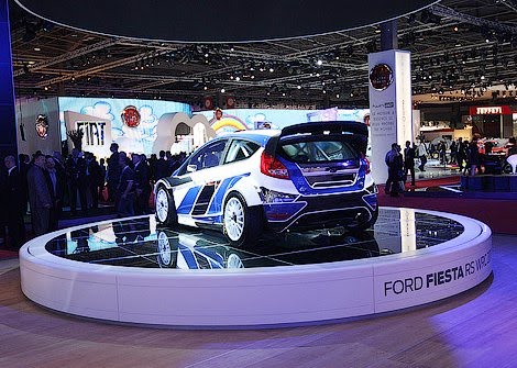 Ford is at the Paris Motor Show unveiled a new rally car Fiesta WRC 