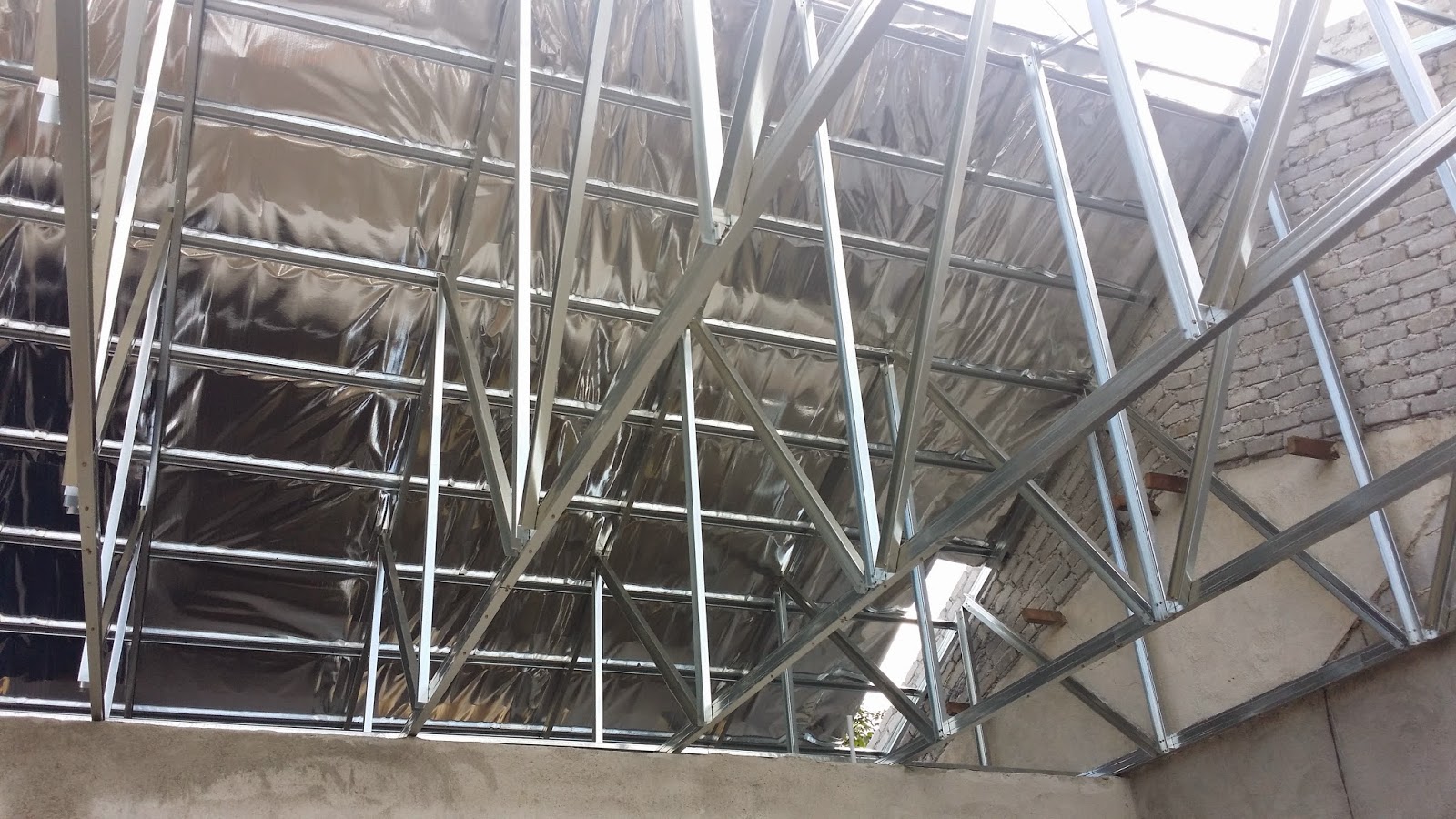 Renovation dan Ubahsuai Rumah Kekuda Besi  Rangka Atap 