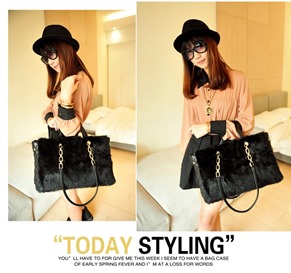 8334 Material PU Leather   Plush Bottom Width 41 Cm Height 28 Cm Thickness 10 Cm Handle 15 Cm With Strap 28 Cm Weight 0.56 harga 178 RIBU