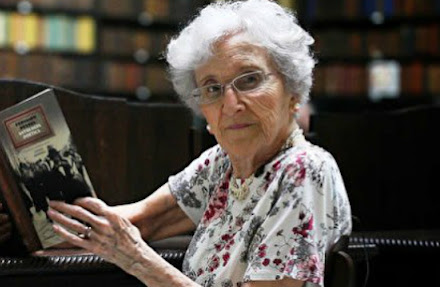 Cleonice Berardinelli chega aos 100 anos servindo às palavras que unem Brasil e Portugal.  