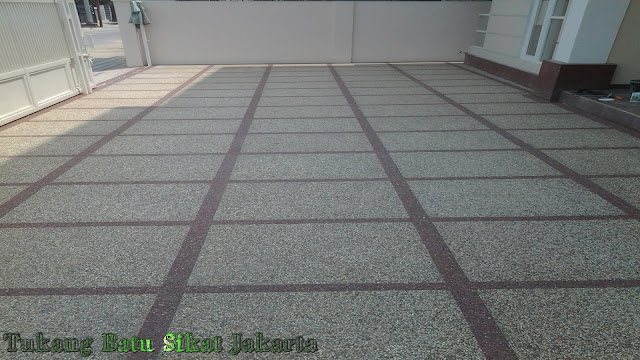 lantai carport batu sikat motif diagonal/kotak kotak