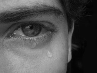 Gambar lelaki sedih menangis