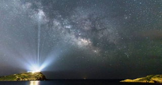 Ο ναός του Σουνίου «φωτίζει» το γαλαξία – Η φωτογραφία της NASA που έκανε το γύρο του κόσμου
