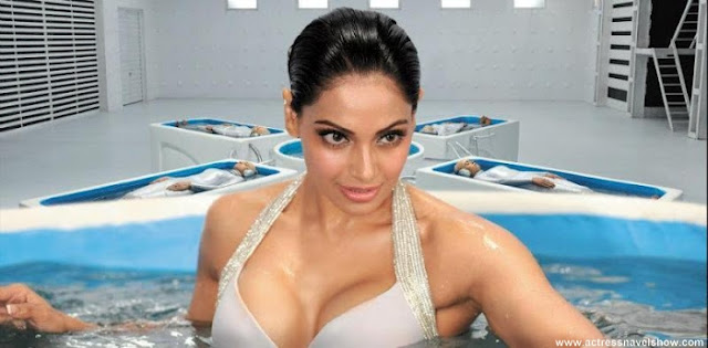 sexy Bipasha Basu Latest Photos