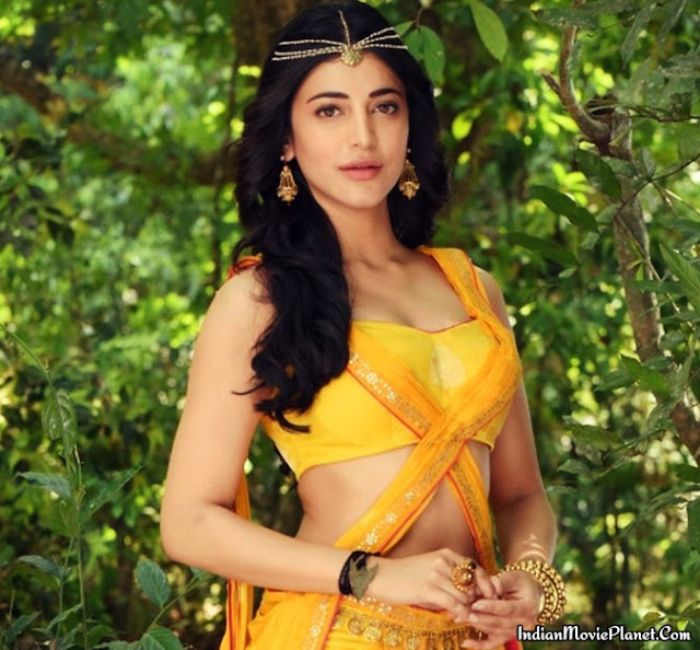 actress shruti hassan hot navel cleavage show images puli