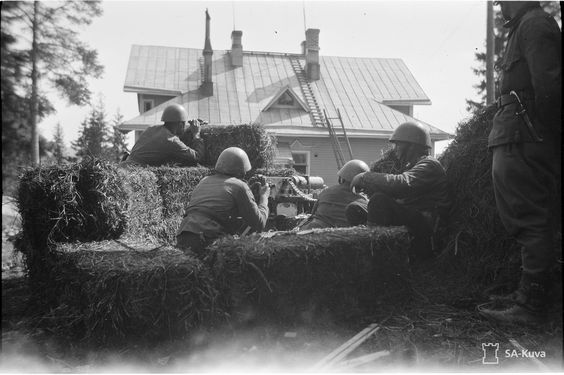 Finnish machine gunners, 12 August 1941 worldwartwo.filminspector.com