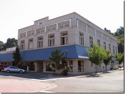IMG_2788 Henry Weinhard Building in Oregon City, Oregon on August 19, 2006